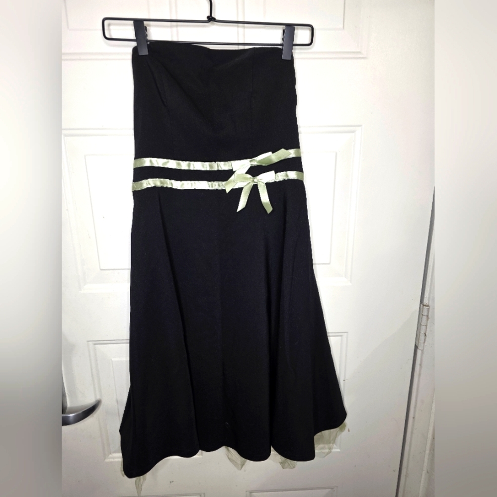 XOXO Black Skirt with Green Tulle Juniors‎ Size 5